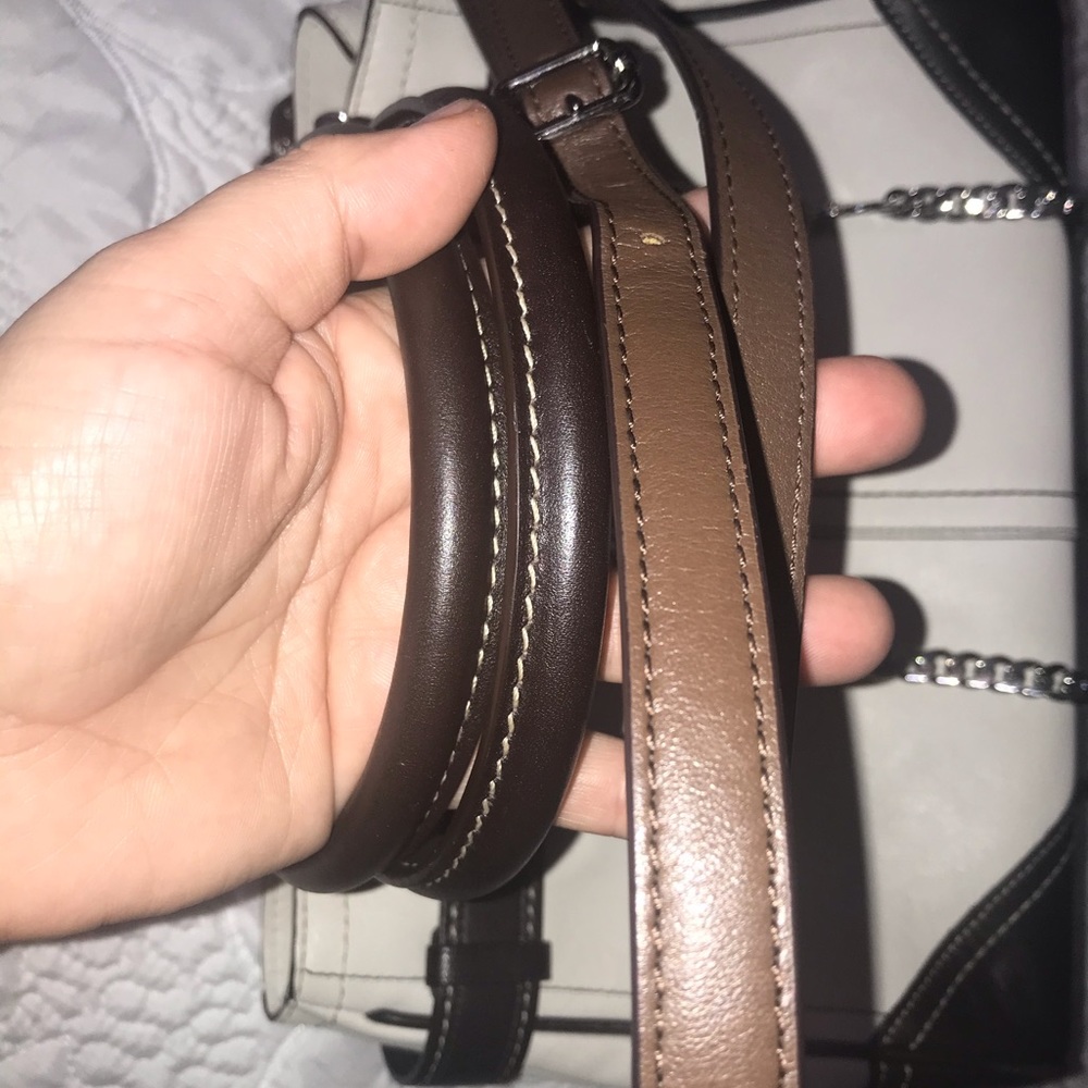 🌸Coach leather hand bag (Used ) - Picture 11 of 16